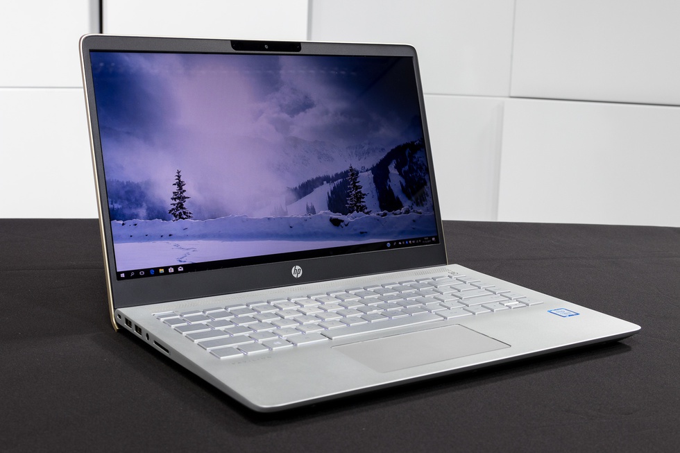 HP PAVILION 14 FULL HD/ I3 7GEN/ 8GB/ 256GB SSD/ WINDOWS 10PRO
